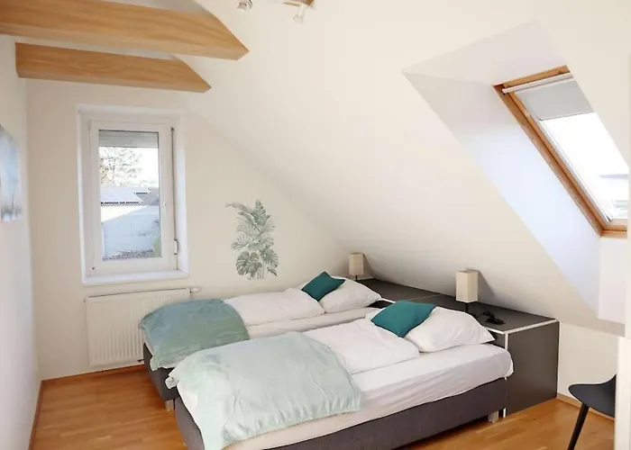 Geraeumige Dachgeschosswohnung