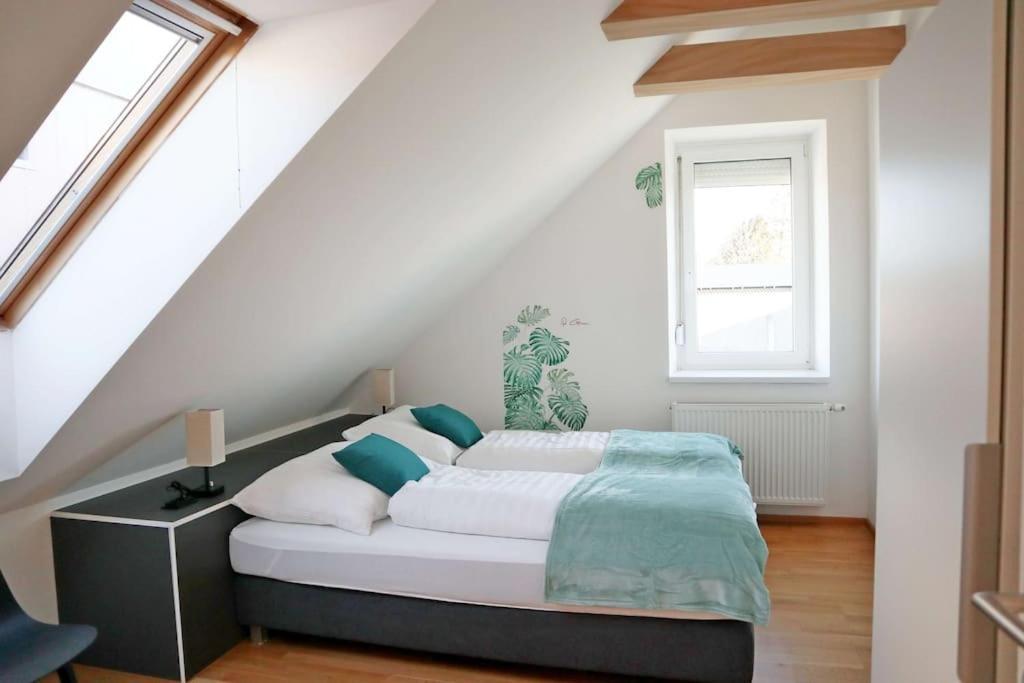Apartament Geraeumige Dachgeschosswohnung *